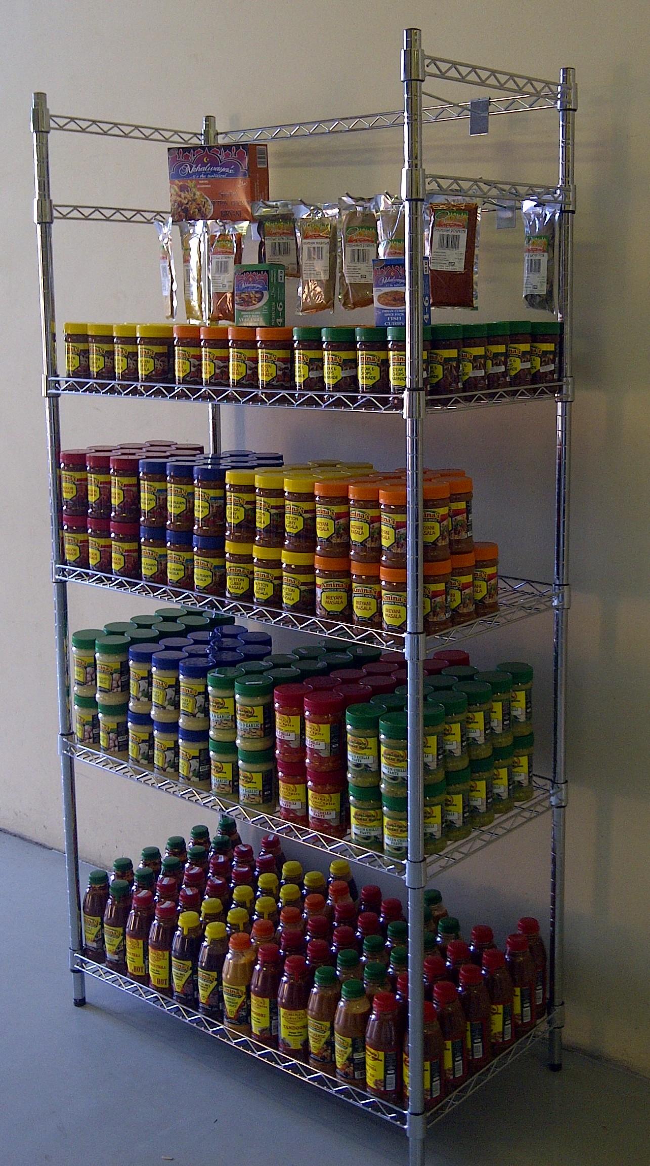 wire shelvbes for commercial display (2)