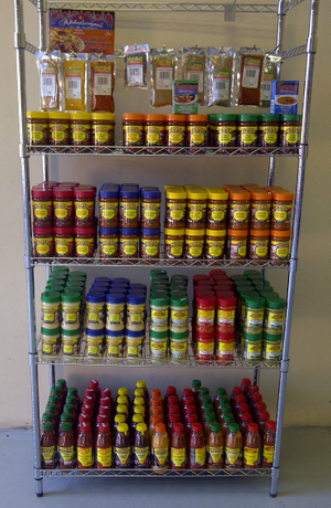 wire shelvbes for commercial display (1).JPG